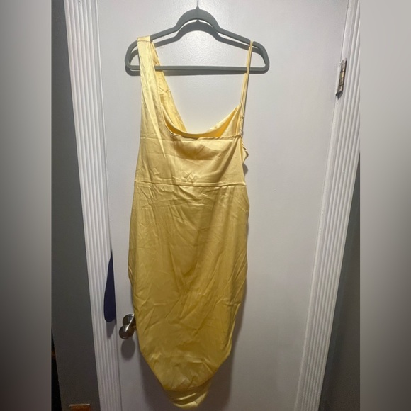 Shein Bae Plus Asymmetrical Neck Ruched Wrap Dress - Picture 4 of 4